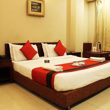 Oyo Premium Kaushambi Hotel Indirapuram Exterior photo